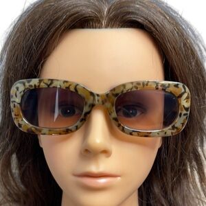 LC Lauren Conrad Bronxie Small Rectangle Sunglasses Tortoise Pattern Brown Lens